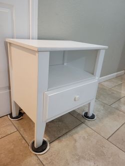 Night Stand (1)