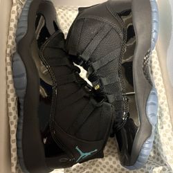 Air Jordan 11 Gamma Size 5y & 7y