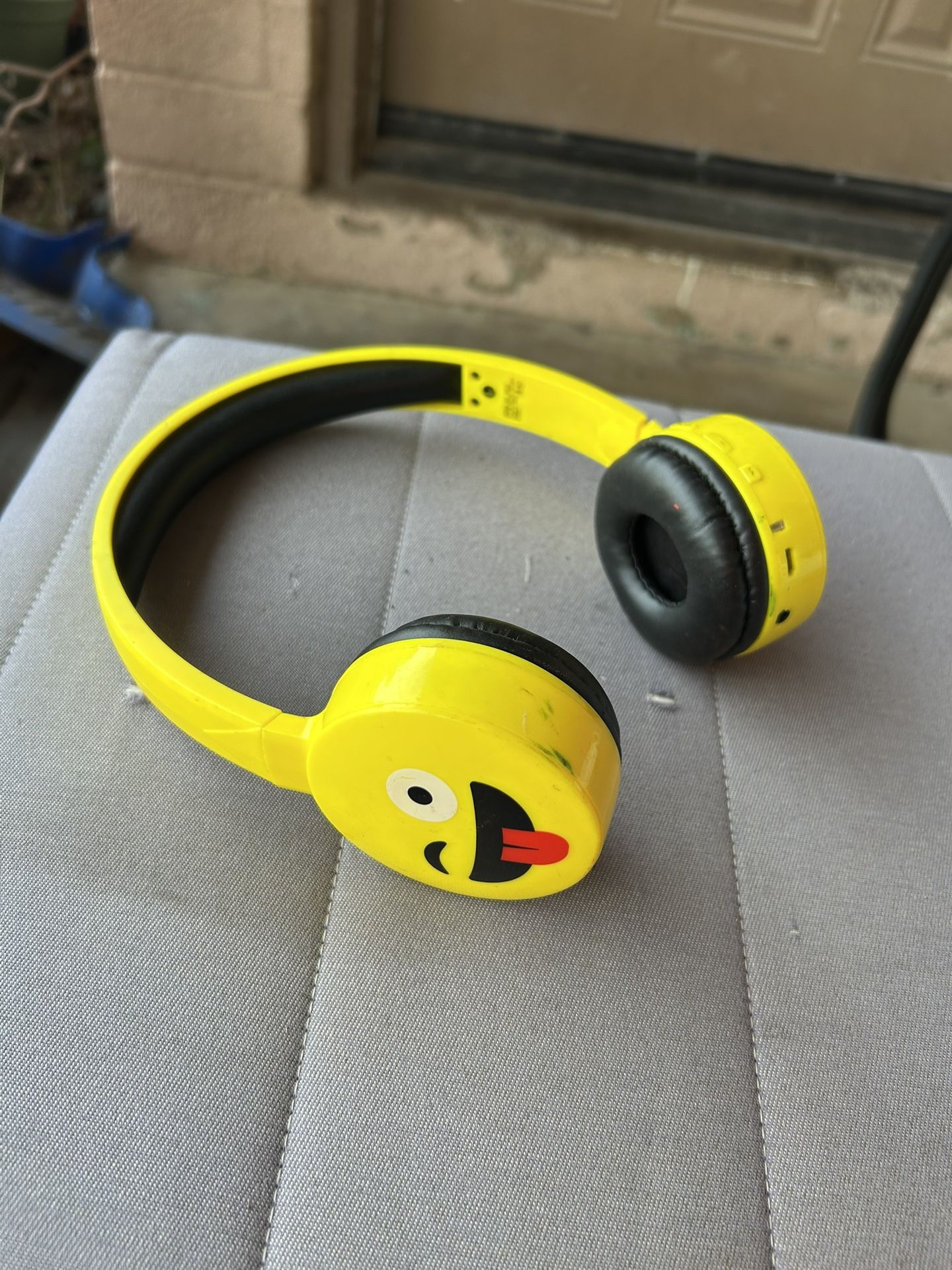 Bluetooth headphones