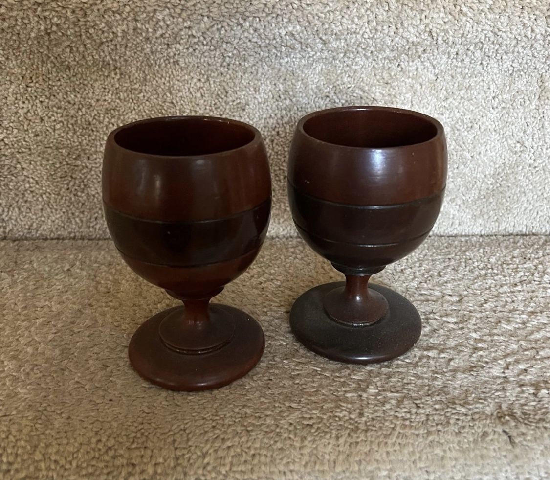 Vintage wooden wine cup glasses like new
