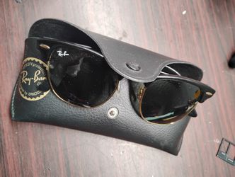 Ray-Ban Sunglasses With Case