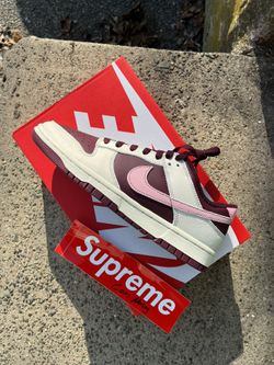 Nike Dunk Valentines Day Size 9