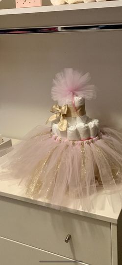 Gorgeous diaper cake.