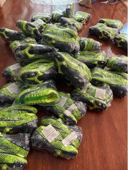 35 pairs of soccer shoes, various sizes
