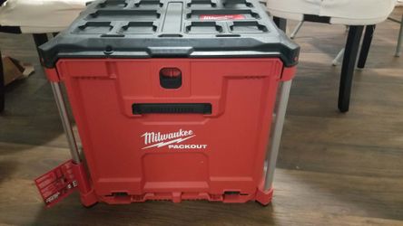 Milwaukee packout rolling box