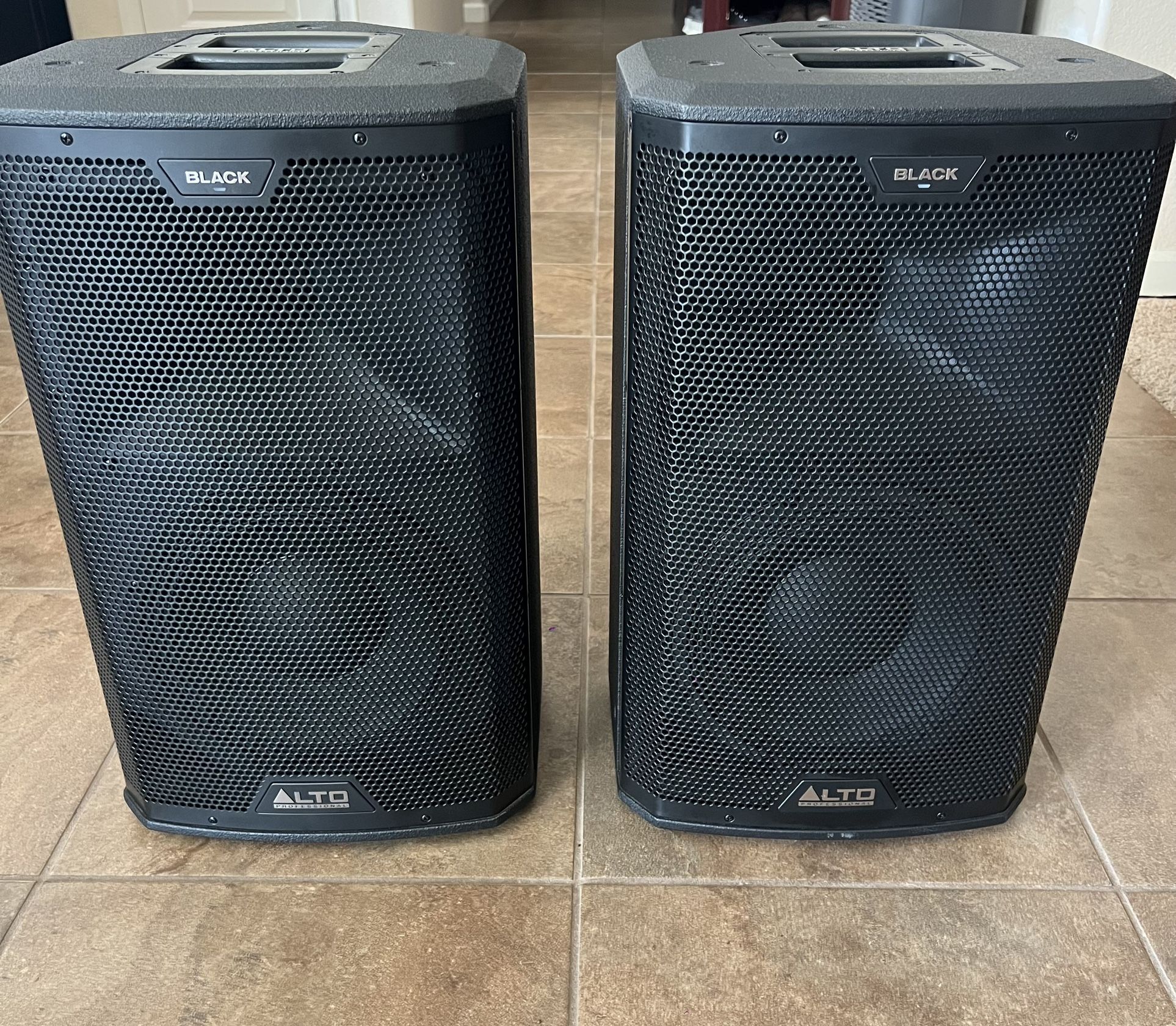 Dj/Band powered speakers 