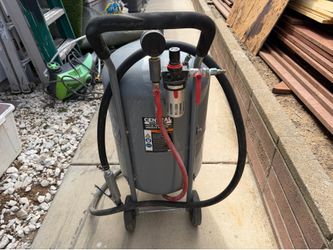 110 pound pressurized abrasive sand blaster used only one day