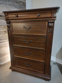 Five drawer chest brand new