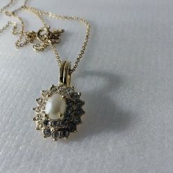 Roma Pendant Necklace 