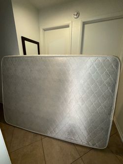 Full Size Mattress (used)