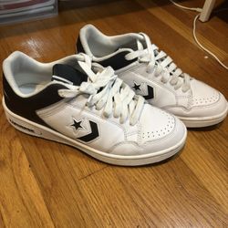 Size 8.5 Men’s Converse 
