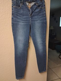 Vendo bonito pantalon American eagle size  4