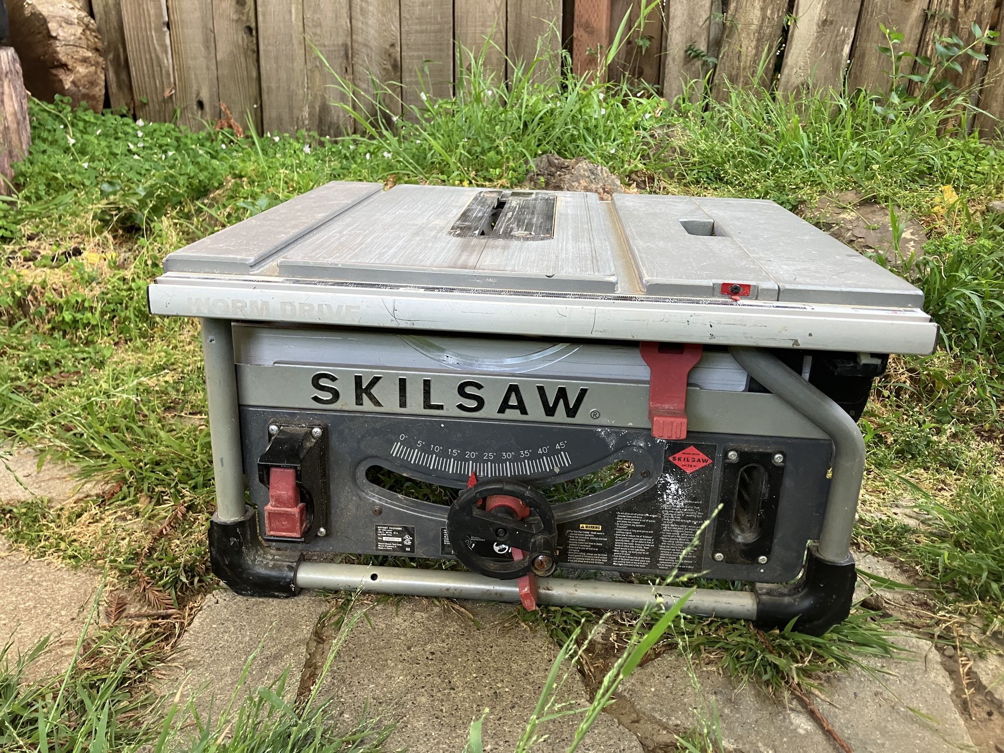 Skilsaw 10” Table Saw
