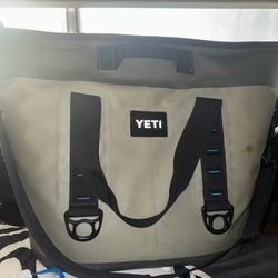 YETI Hopper M30 Soft Cooler 