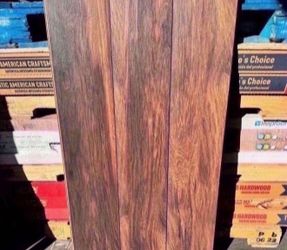 River Penfold Hickory 10 mm T x 8 in. W Waterproof Laminate Wood Flooring (18.6 sqft/case)