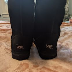 Black UGGS sz 7