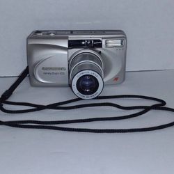 Olympus Infinity Zoom 105 Quartz Date 35mm Point & Shoot Film Camera