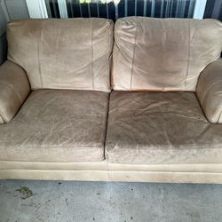 Free outdoor couch 