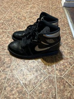 Jordan 1 “metallic Gold” 