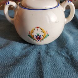 Vintage Covered Sugar Bowl.