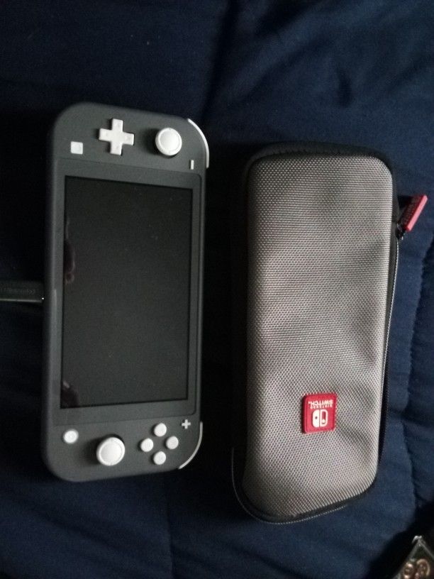 Like New Gray Nintendo DS Lite