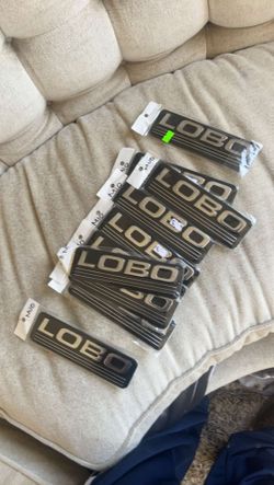 Lobo OEM Badges