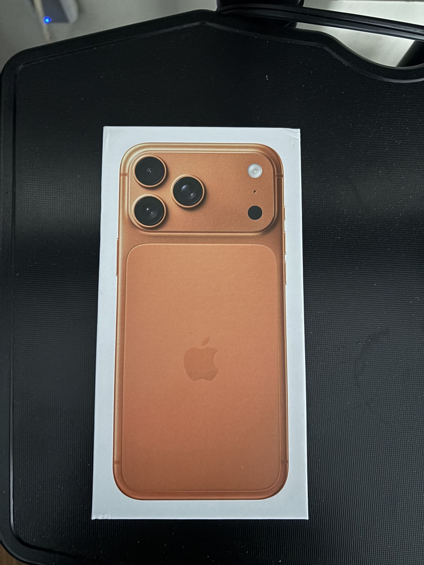 iphone 17 pro max Cosmic Orange , 512GB