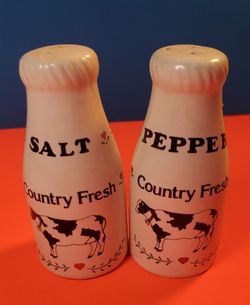 Salt/Pepper Shakers