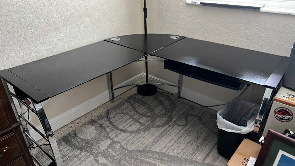 Office Desk With Matching Book Shelf