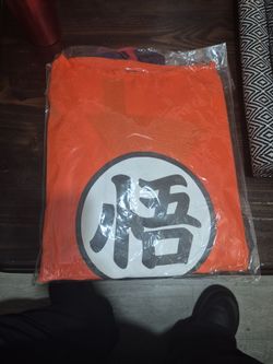 Goku costume size medium adult with accessories