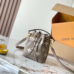 A small and exquisite women's bag