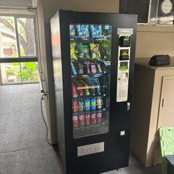 Beverage Snacks Vending Machine With Card Reader 