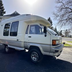 1991 Toyota lite Ace 2C Diesel 4 X 4 fully Contained