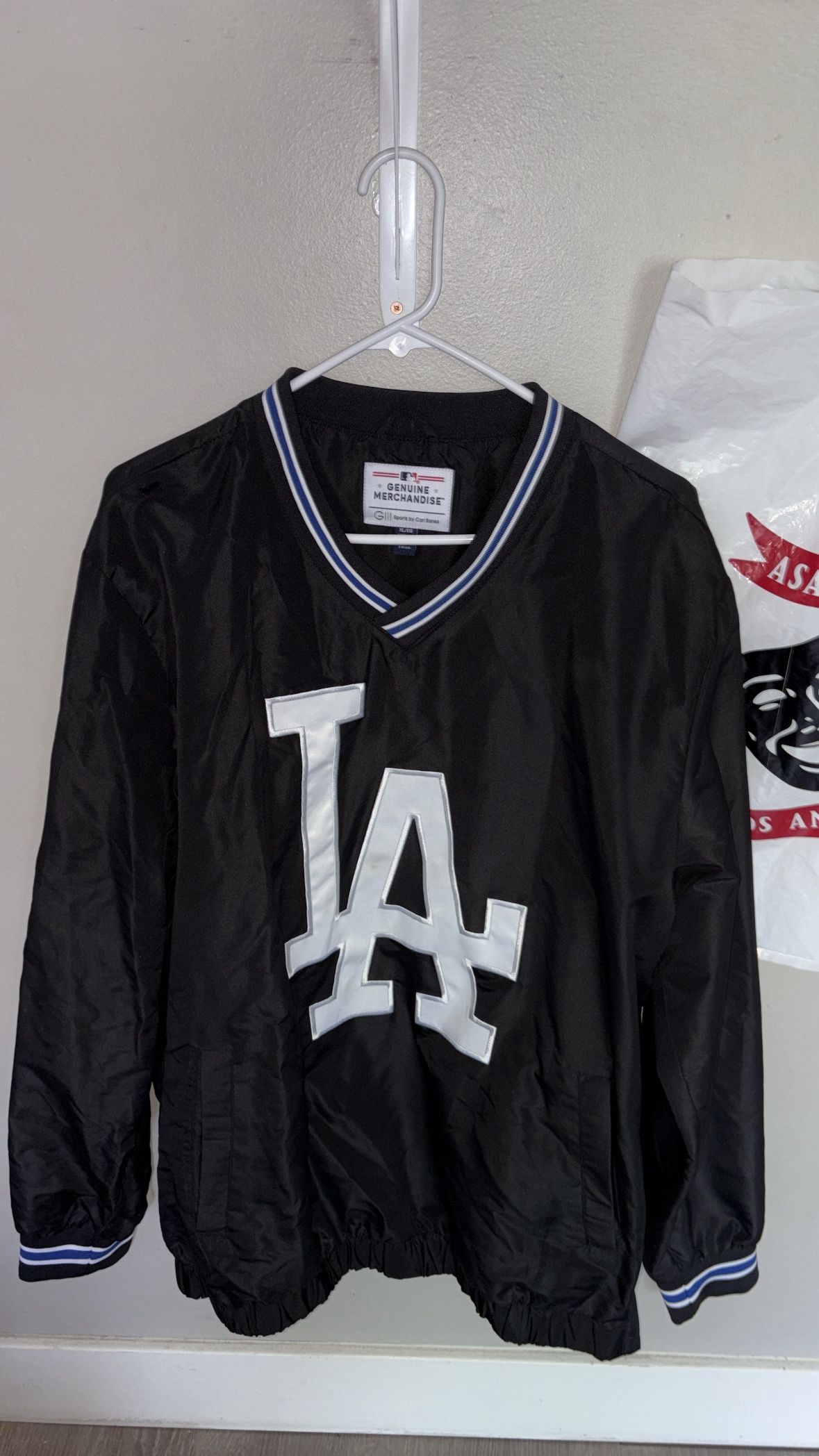 LA WINDBREAKER