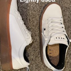 Reef Sneakers – Women’s Size 8.5 (Lightly Used)