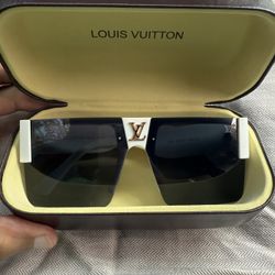 Louis Vuitton Glasses 