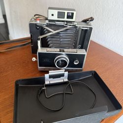 Polaroid Automatic 250 Land Camera