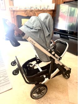 Uppababy Cruz stroller with piggy back