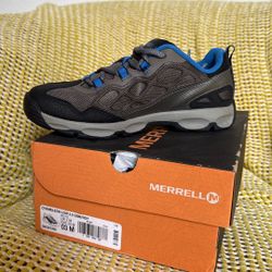 Boys Merrell  Chameleon Hiking Shoes Size 3 
