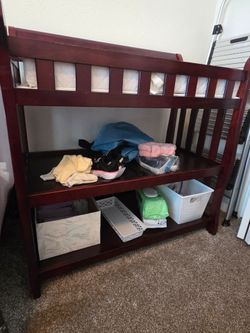 Diaper changing table