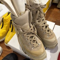 Brand New Canada Goose Boots – $350 – Below Retail