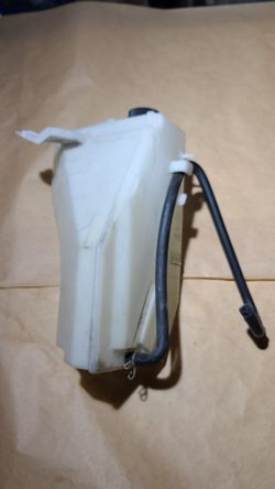 G35 / 350z Nissan Coolant Resivor