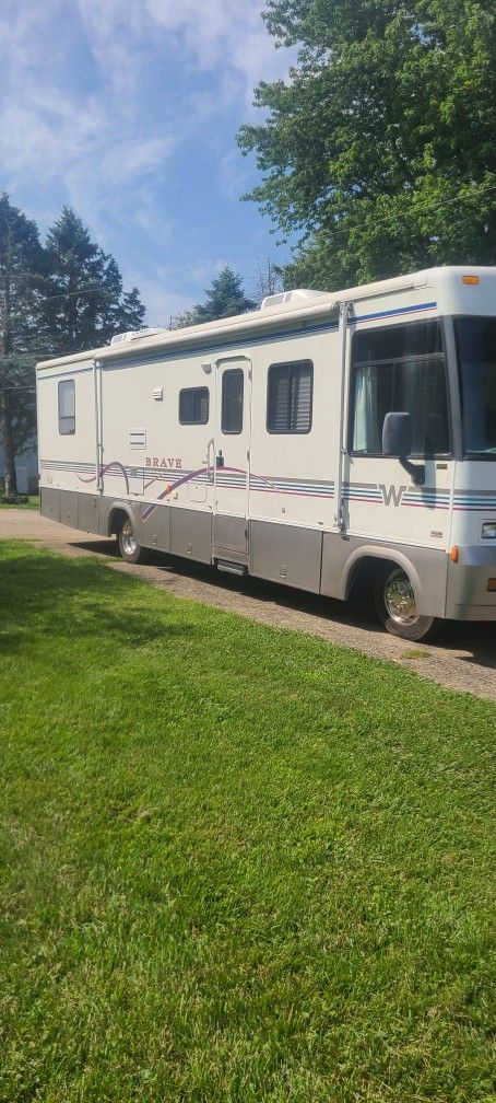 2000 Winnebago Brave