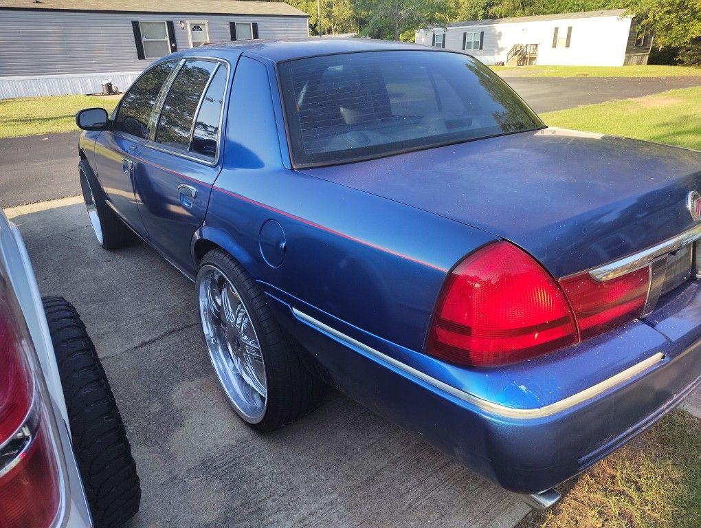 2004 Mercury Grand Marquis