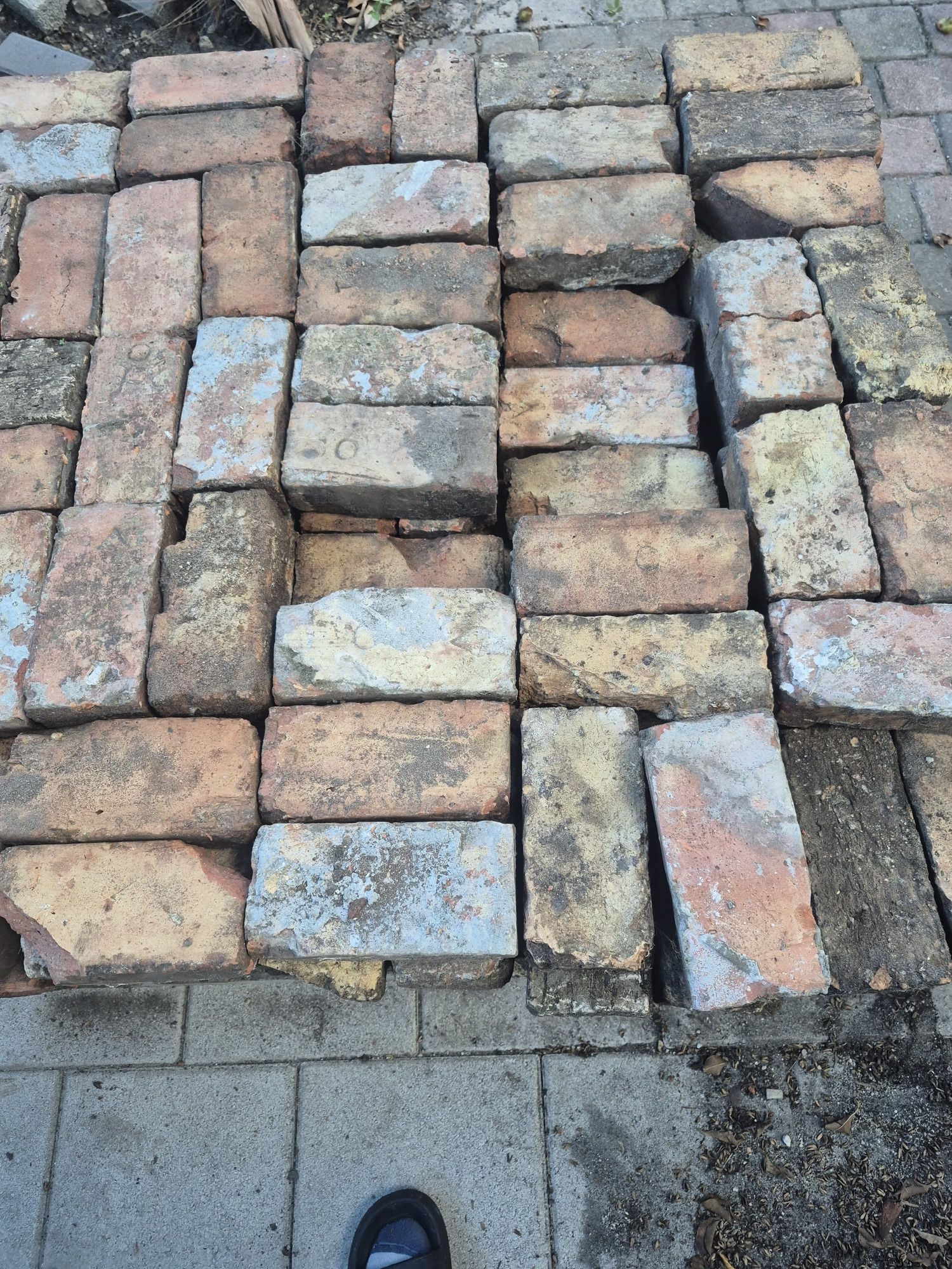 Old Chicago Brick 3/4 Of Pallet