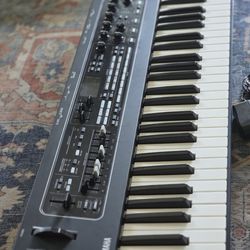 Yamaha CK61 GREAT Condition COMES WITH GIG BAG