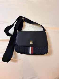Black Tommy Hilfiger crossbody bag