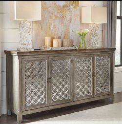 and Wire-Brushed Gray & White finish with aged wooden top