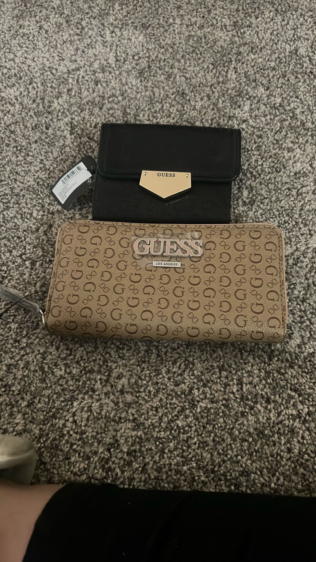 guess wallet