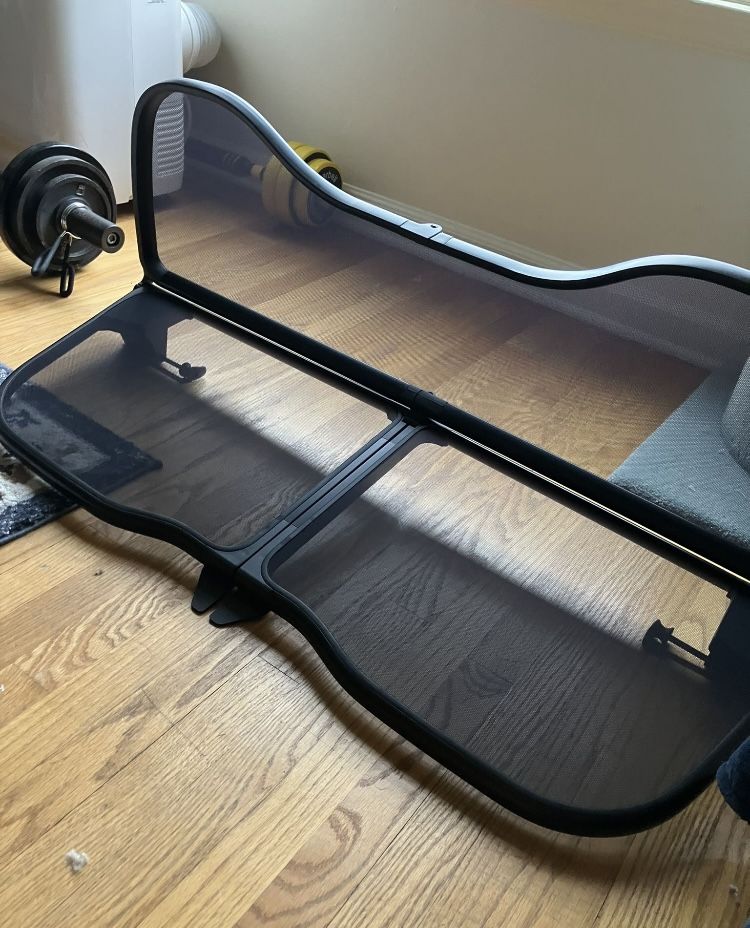 NEW condition VW Beetle 03-10 Convertible Wind Screen Deflector